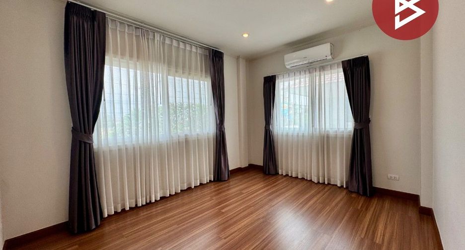 À vendre 4 chambres maison à Mueang Chon Buri, Chonburi