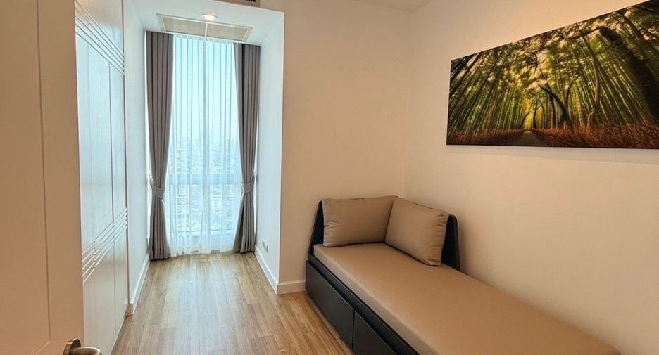 For rent 2 bedrooms condo in Sathon, Bangkok