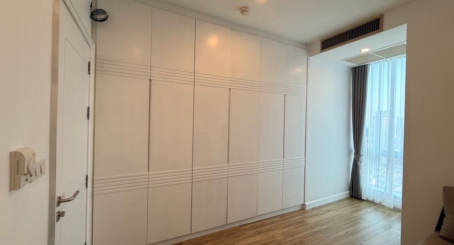 For rent 2 bedrooms condo in Sathon, Bangkok