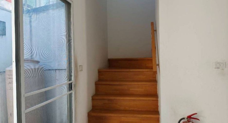Casa adosada en venta de 2 habitaciones en Bang Khun Thian, Bangkok