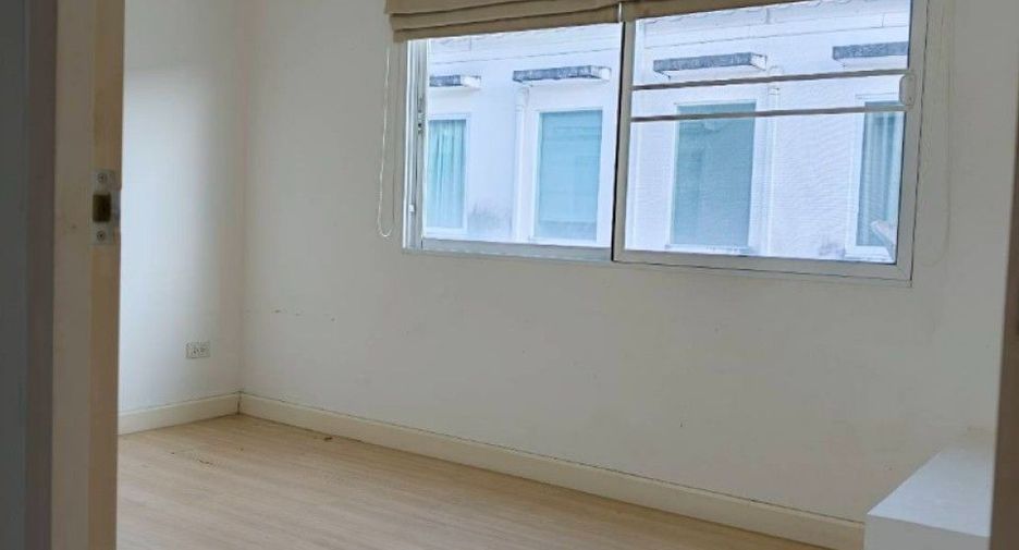Casa adosada en venta de 2 habitaciones en Bang Khun Thian, Bangkok