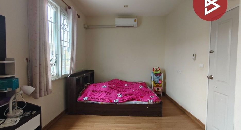 À vendre 3 chambres maison de ville à Nong Khaem, Bangkok