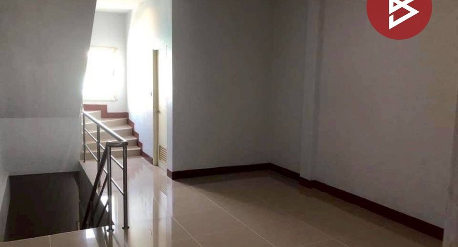 For sale 3 bedrooms retail Space in Mueang Rayong, Rayong