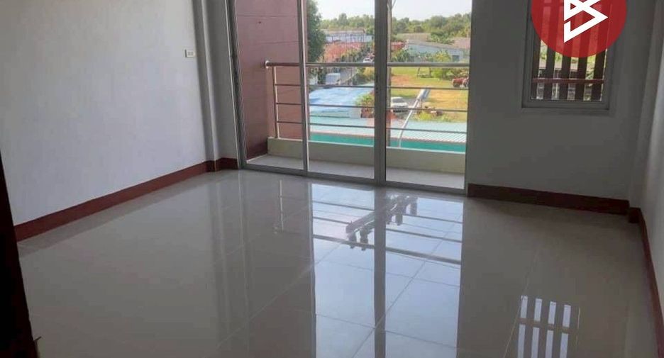 For sale 3 bedrooms retail Space in Mueang Rayong, Rayong