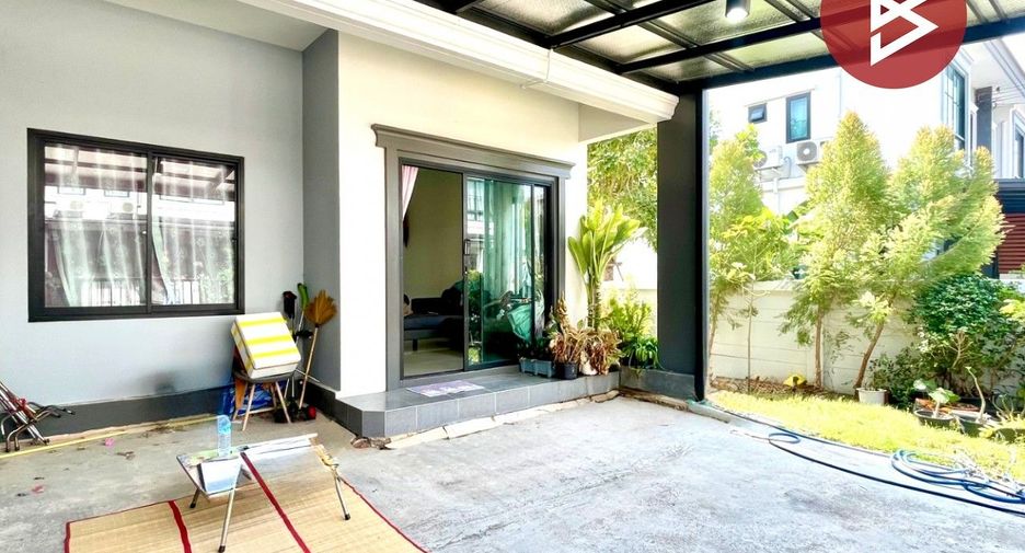 For sale 4 bedrooms townhouse in Bang Pakong, Chachoengsao