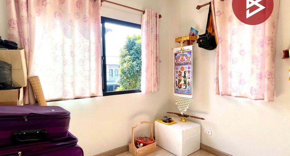 For sale 4 bedrooms townhouse in Bang Pakong, Chachoengsao
