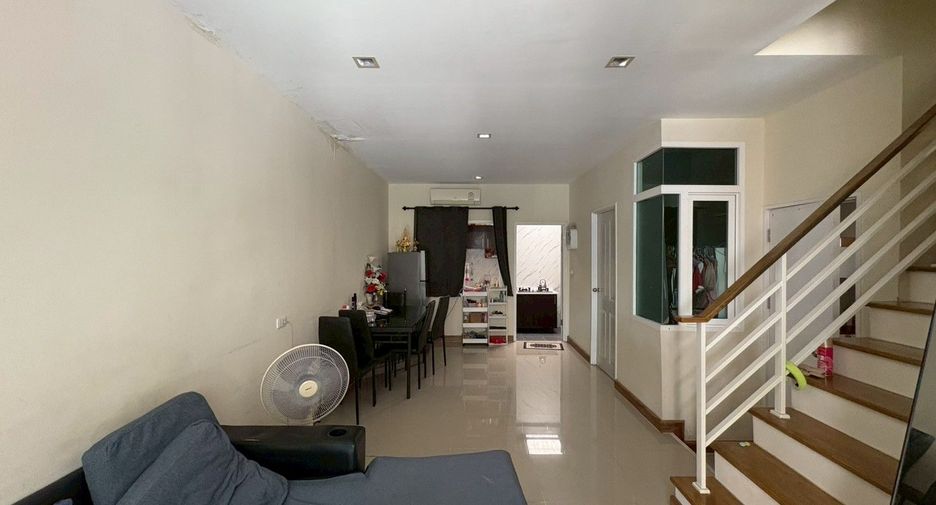 For sale 4 bedrooms townhouse in Thung Khru, Bangkok