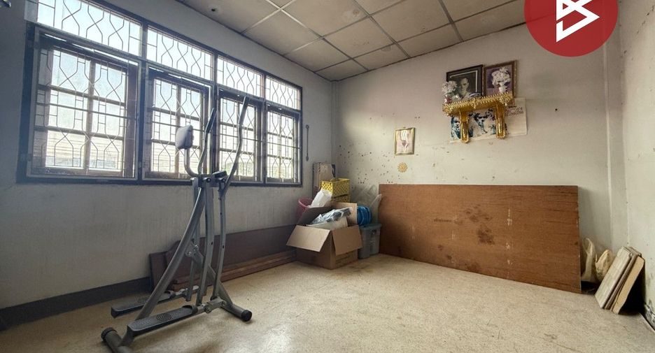 À vendre 2 chambres maison de ville à Mueang Ratchaburi, Ratchaburi