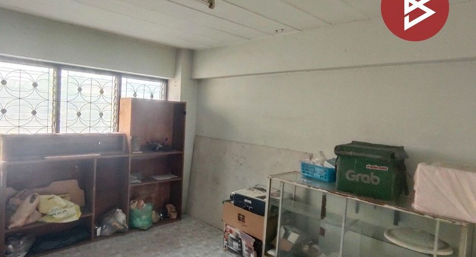 For sale 4 bedrooms retail Space in Sai Mai, Bangkok