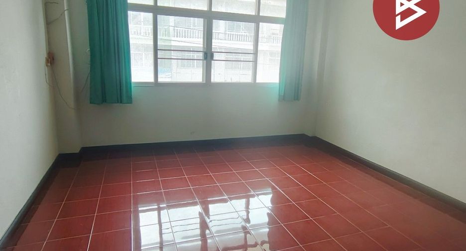 For sale 4 bedrooms retail Space in Sai Mai, Bangkok