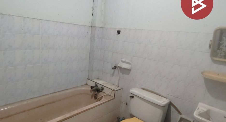For sale 4 bedrooms retail Space in Sai Mai, Bangkok
