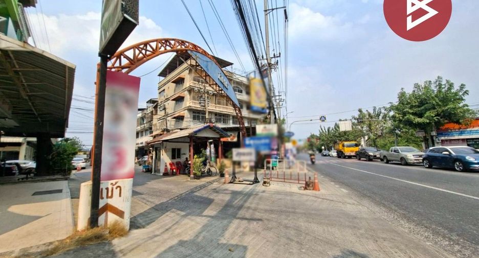 For sale 4 bedrooms retail Space in Sai Mai, Bangkok