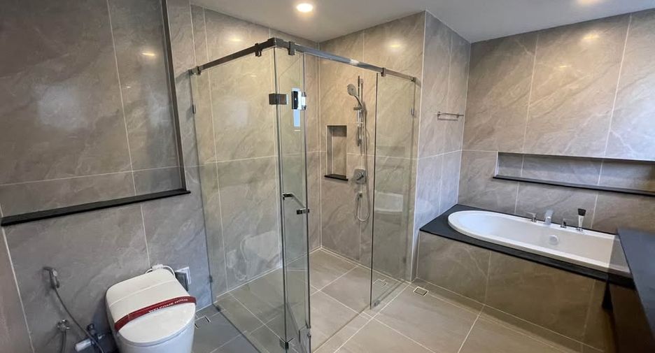 Haus zur Miete mit 4 Zimmer in Bang Phli, Samut Prakan