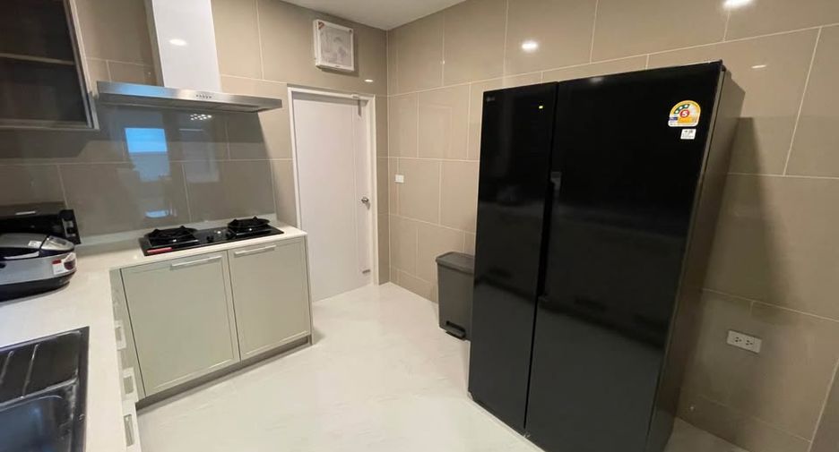 Haus zur Miete mit 4 Zimmer in Bang Phli, Samut Prakan