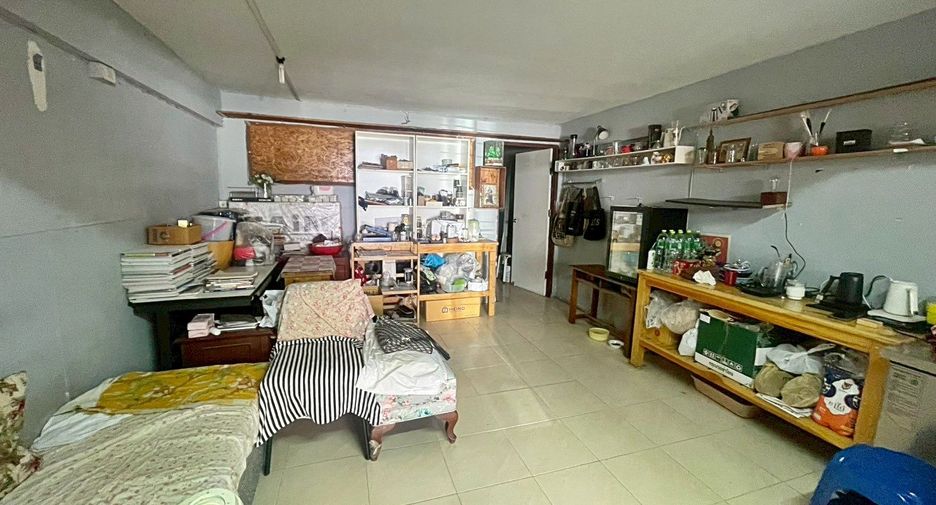À vendre 2 chambres maison de ville à Mueang Samut Prakan, Samut Prakan