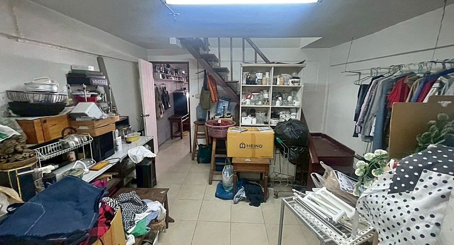 À vendre 2 chambres maison de ville à Mueang Samut Prakan, Samut Prakan