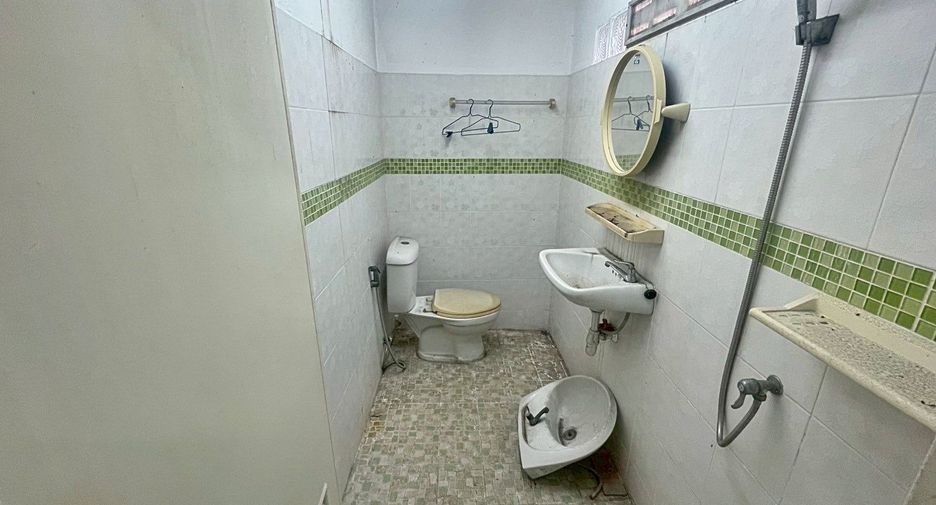 À vendre 2 chambres maison de ville à Mueang Samut Prakan, Samut Prakan