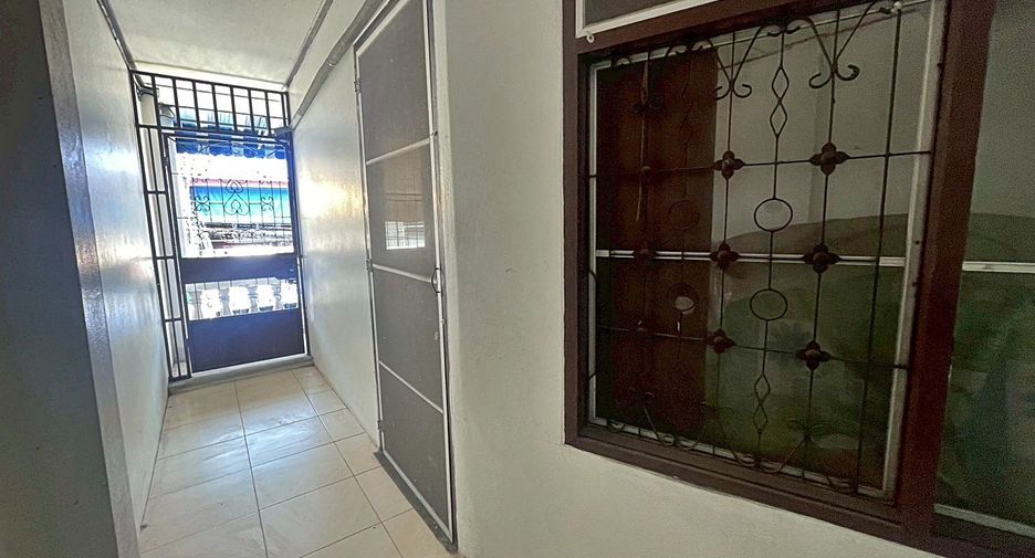À vendre 2 chambres maison de ville à Mueang Samut Prakan, Samut Prakan