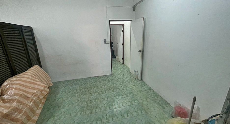 À vendre 2 chambres maison de ville à Mueang Samut Prakan, Samut Prakan