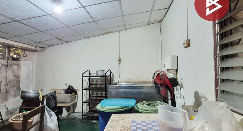 Reihenhaus zum Kauf mit 2 Zimmer in Mueang Samut Songkhram, Samut Songkhram