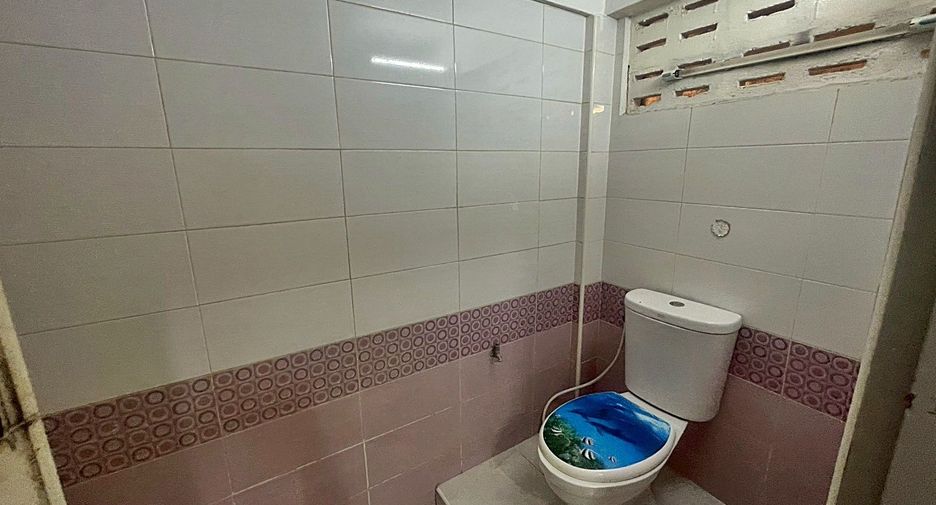 For rent 2 bedrooms townhouse in Mueang Samut Prakan, Samut Prakan