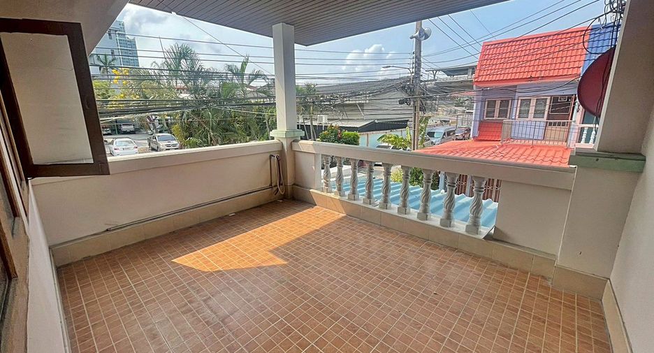 For rent 2 bedrooms townhouse in Mueang Samut Prakan, Samut Prakan