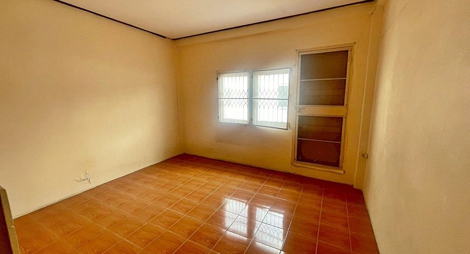 For rent 2 bedrooms townhouse in Mueang Samut Prakan, Samut Prakan