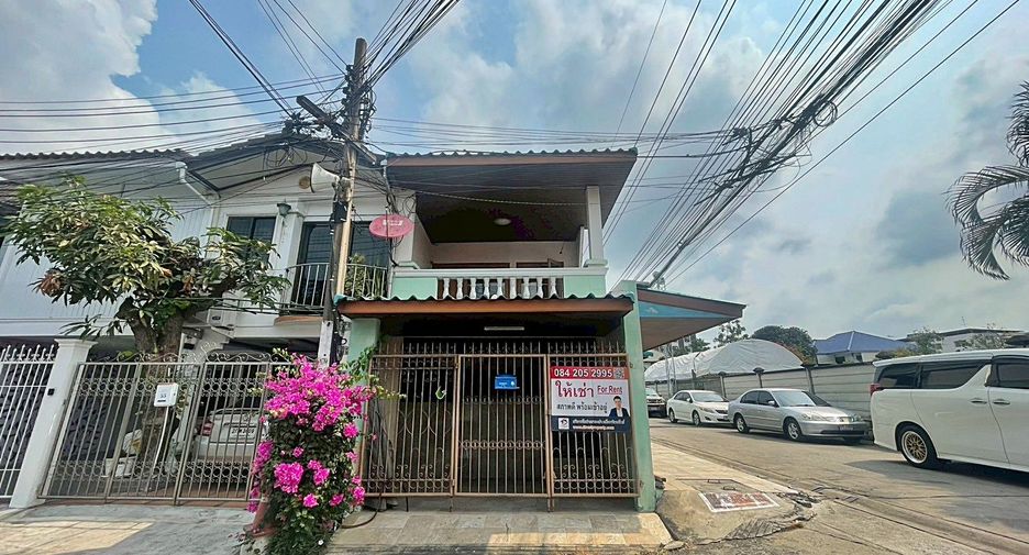 For rent 2 bedrooms townhouse in Mueang Samut Prakan, Samut Prakan
