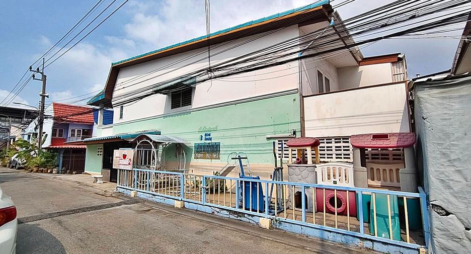 For rent 2 bedrooms townhouse in Mueang Samut Prakan, Samut Prakan