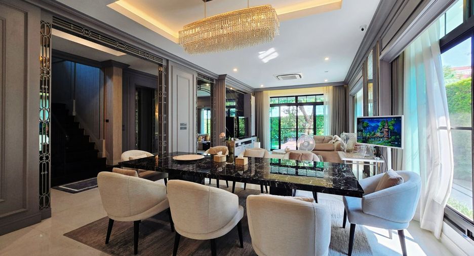 For sale 4 bedrooms house in Taling Chan, Bangkok