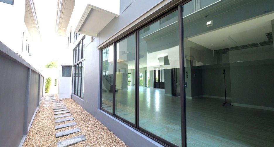 For rent and for sale 5 bedrooms house in Khan Na Yao, Bangkok