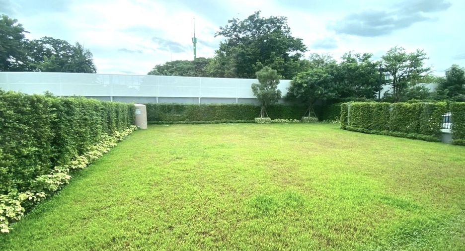 For rent and for sale 5 bedrooms house in Khan Na Yao, Bangkok