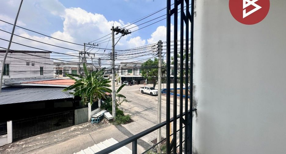 Reihenhaus zum Kauf mit 3 Zimmer in Pluak Daeng, Rayong