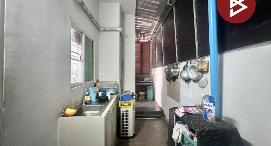 Reihenhaus zum Kauf mit 3 Zimmer in Pluak Daeng, Rayong