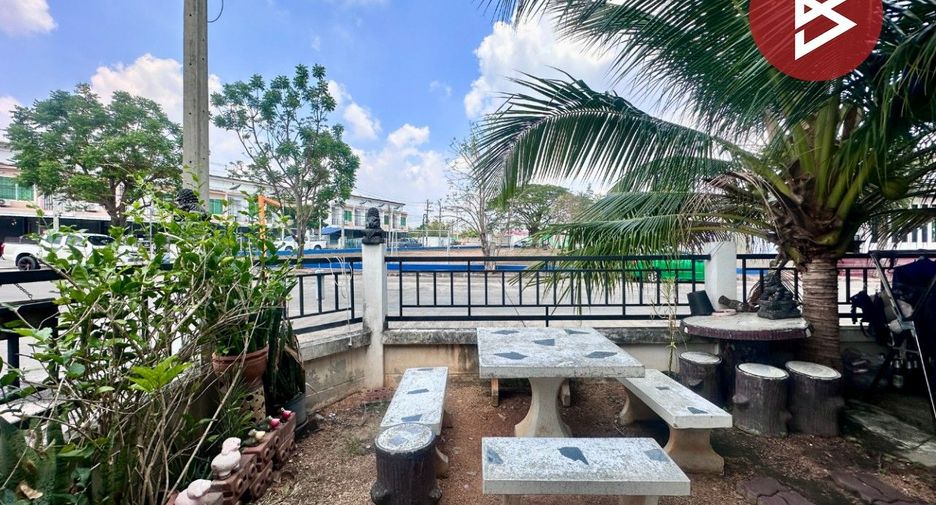 Reihenhaus zum Kauf mit 3 Zimmer in Pluak Daeng, Rayong
