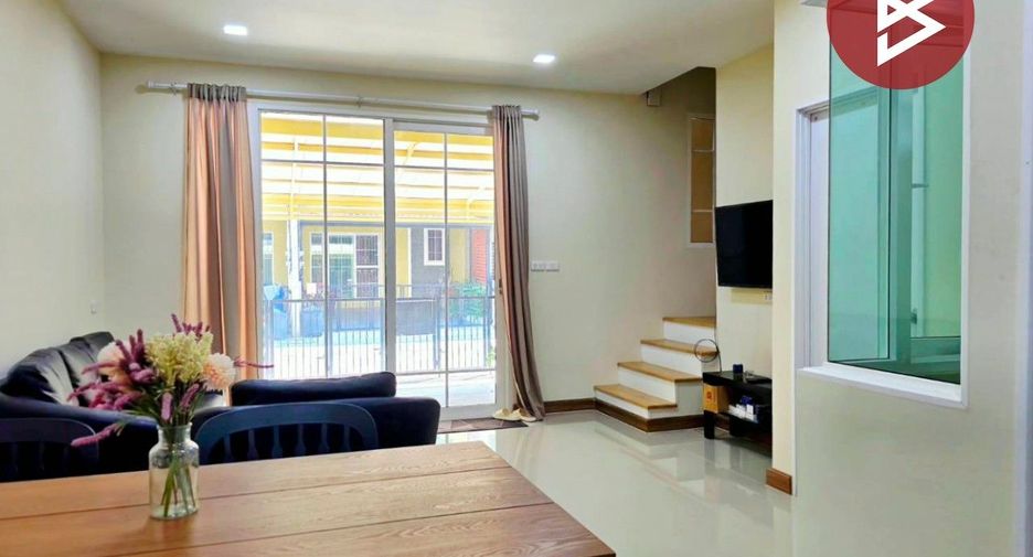Casa adosada en venta de 4 habitaciones en Mueang Samut Sakhon, Samut Sakhon