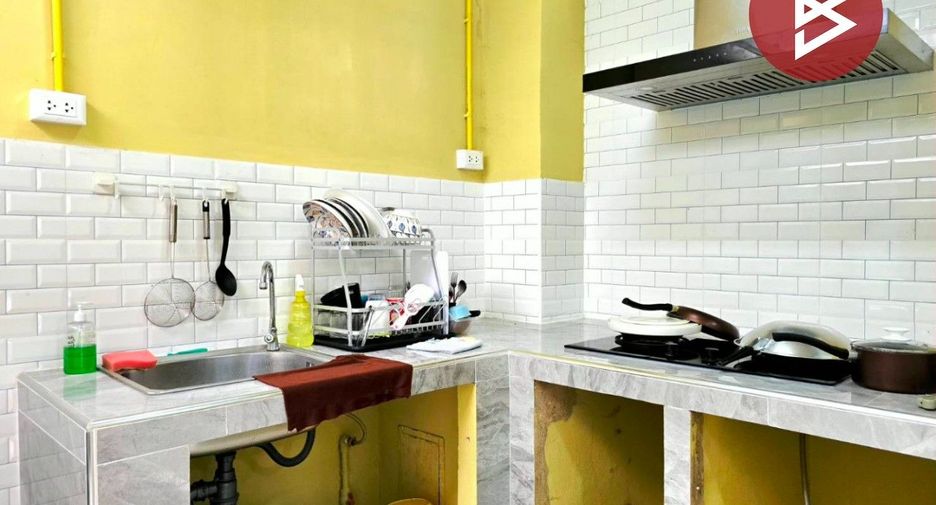 Casa adosada en venta de 4 habitaciones en Mueang Samut Sakhon, Samut Sakhon
