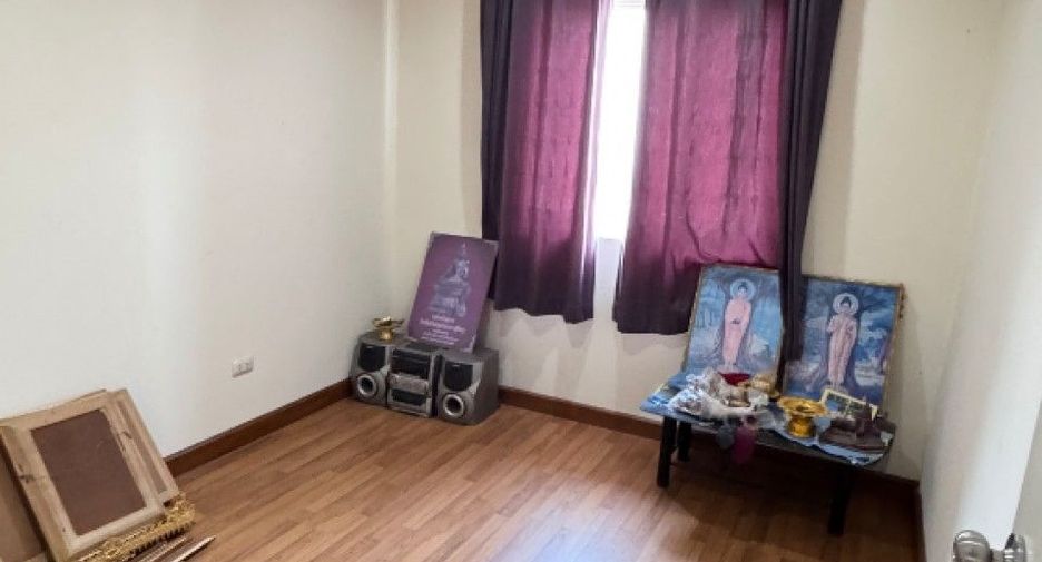 For sale 4 bedrooms townhouse in Phra Samut Chedi, Samut Prakan