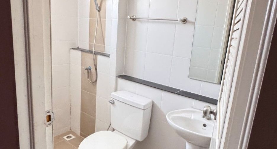 For sale 4 bedrooms townhouse in Phra Samut Chedi, Samut Prakan