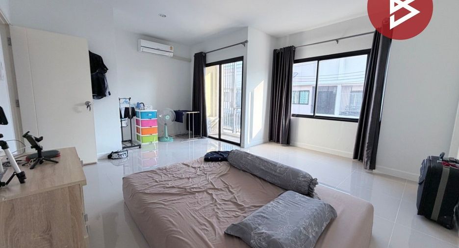For sale 3 bedrooms townhouse in Mueang Nakhon Pathom, Nakhon Pathom