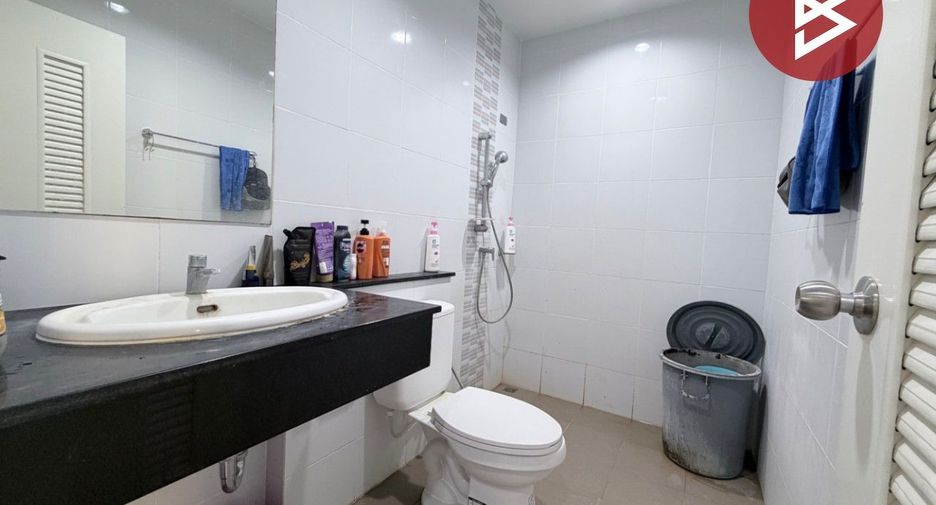For sale 3 bedrooms townhouse in Mueang Nakhon Pathom, Nakhon Pathom