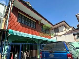 Продажа 5 спальни таунхаус в Pak Kret, Нонтабури