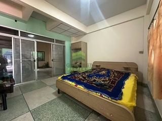 Продажа 5 спальни таунхаус в Pak Kret, Нонтабури