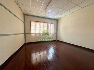 Продажа 5 спальни таунхаус в Pak Kret, Нонтабури