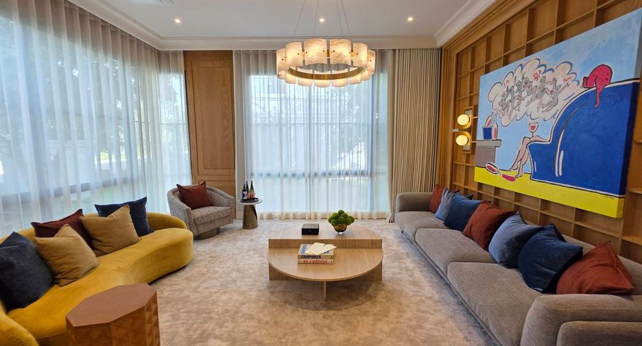 For sale 4 bedrooms house in Bang Kapi, Bangkok