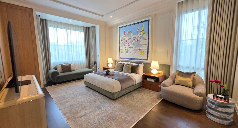 For sale 4 bedrooms house in Bang Kapi, Bangkok