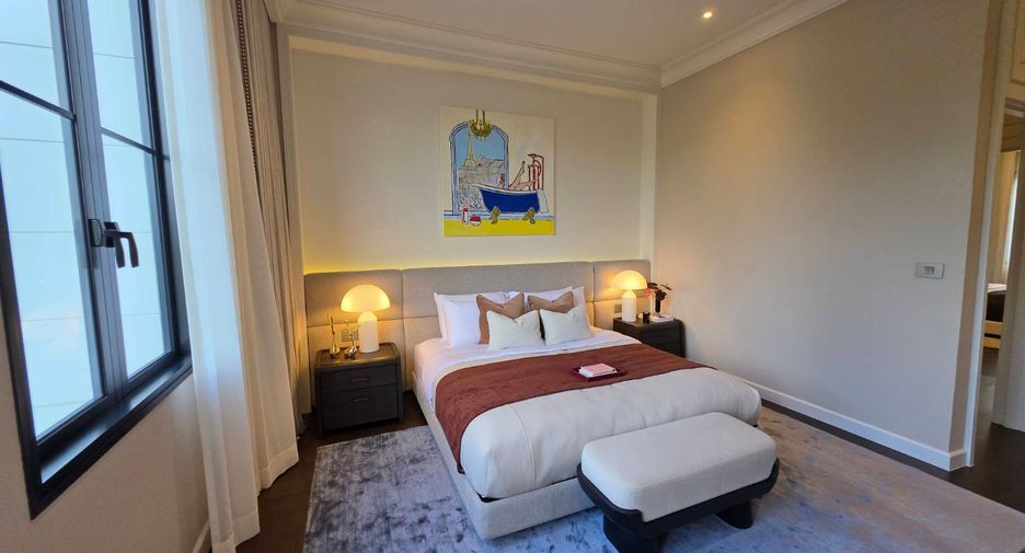 For sale 4 bedrooms house in Bang Kapi, Bangkok