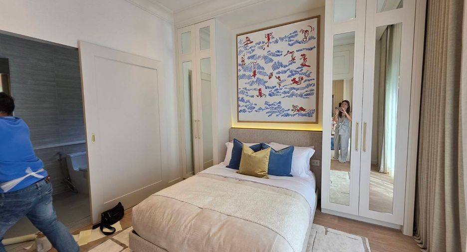 For sale 4 bedrooms house in Bang Kapi, Bangkok