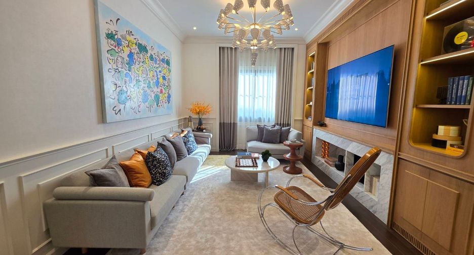 For sale 4 bedrooms house in Bang Kapi, Bangkok