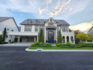 For sale 4 bedrooms house in Bang Kapi, Bangkok